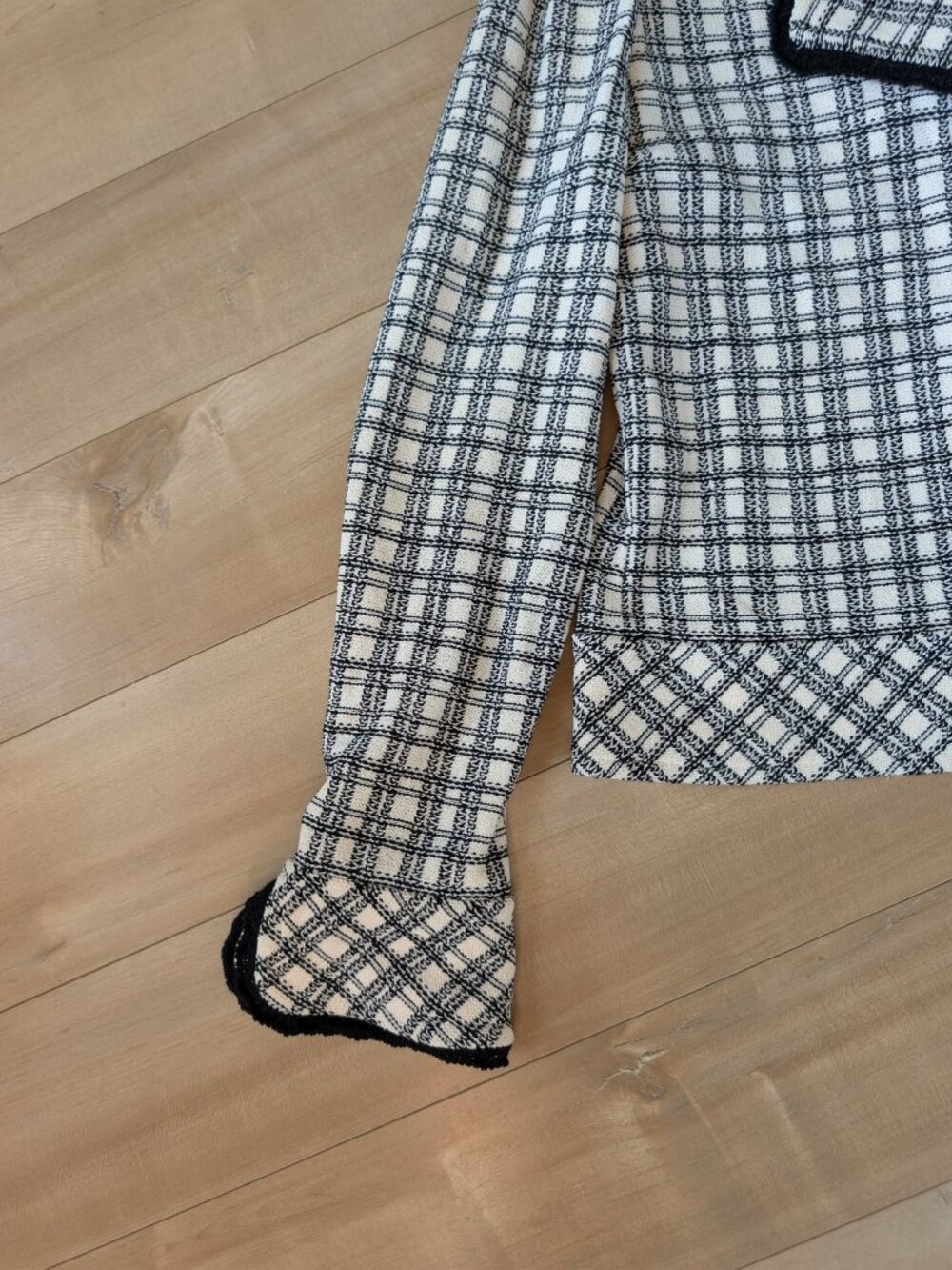 Vintage St. John Collection Plaid Knit Blazer Jacket Size 8 Made USA - Picture 4 of 13